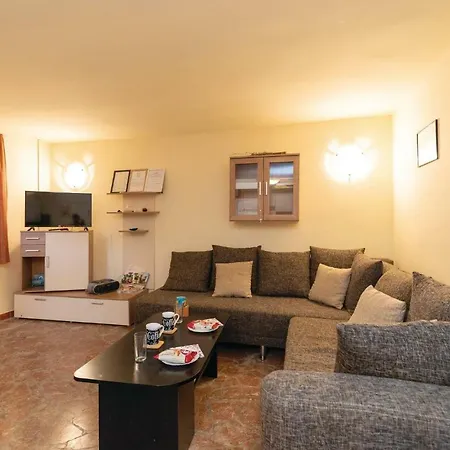 Apartmán Nice In W/ Wifi And 2 Bedrooms